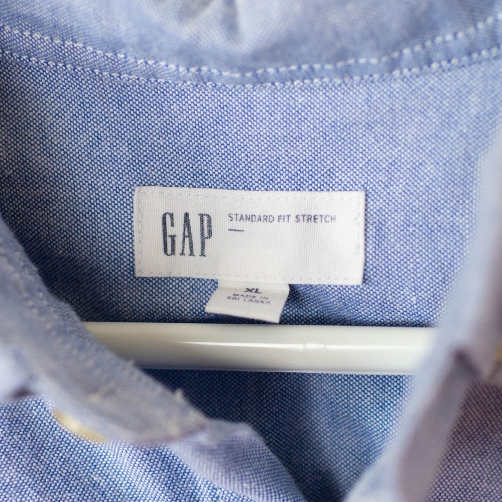 Gap Standard Fit Stretch Button Down Short Sleeve… - image 2